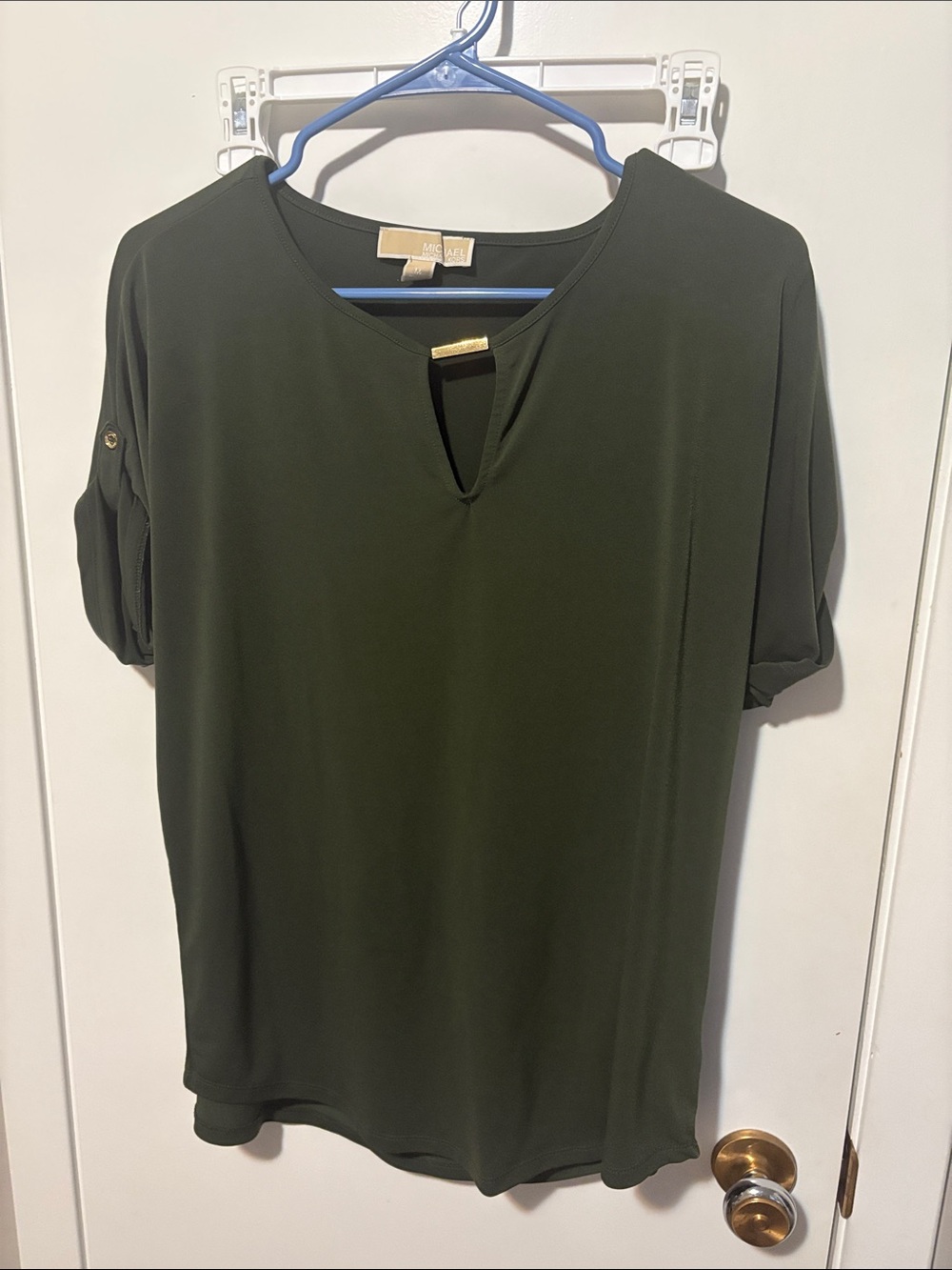 MK Olive Green Women's Short Sleeve Keyhole Top